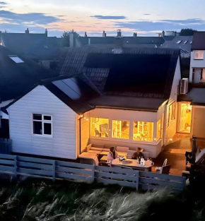 Marram Cottage - Well Equipped, Cosy, Home from Home, Next to Beach,